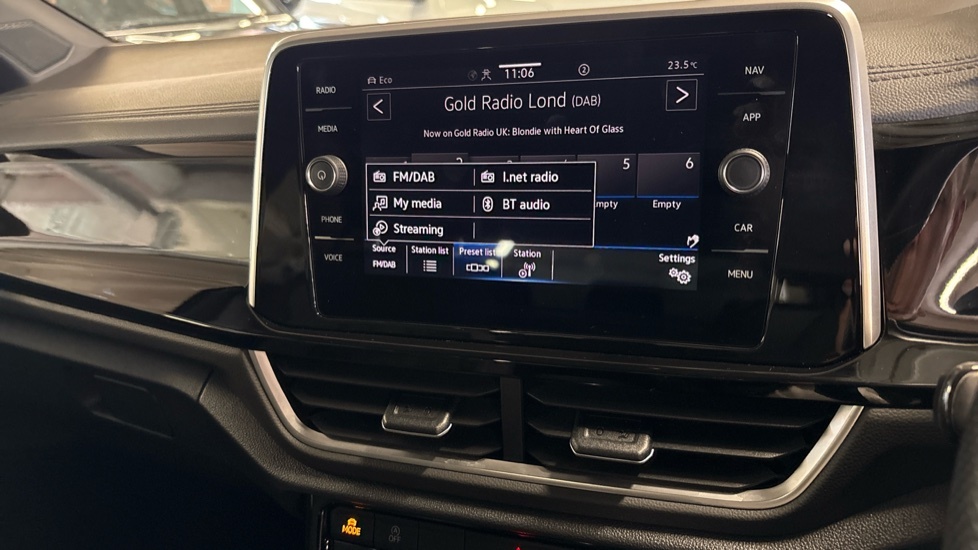 Volkswagen T-Roc R Black #34