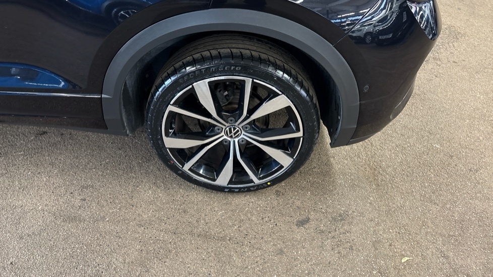 Volkswagen T-Roc R Black #54