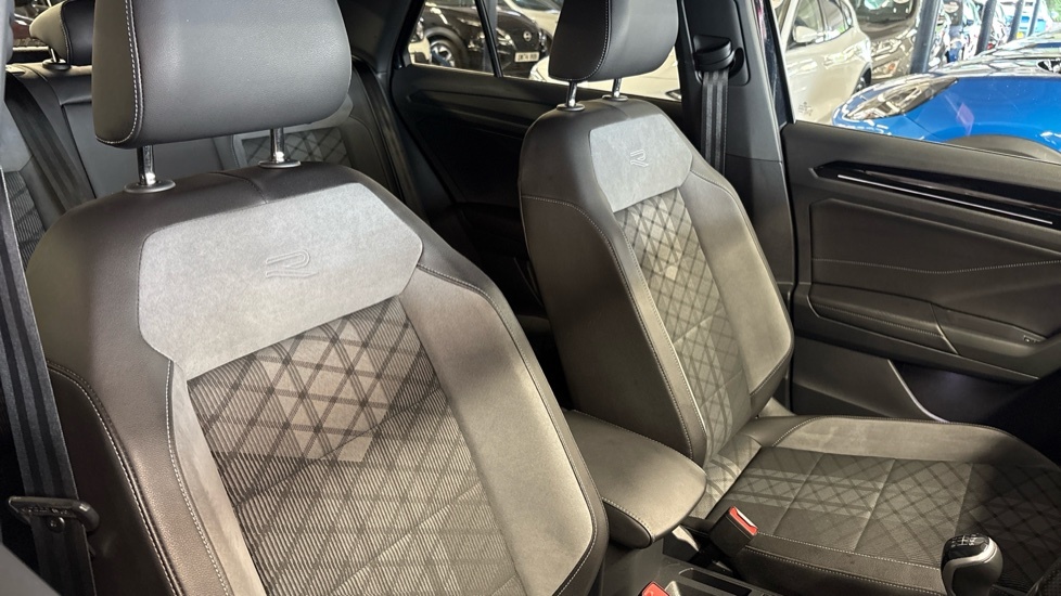 Volkswagen T-Roc R Black #69