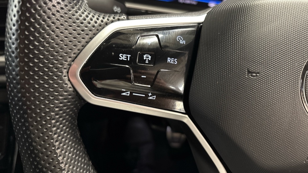 Volkswagen T-Roc R Black #27