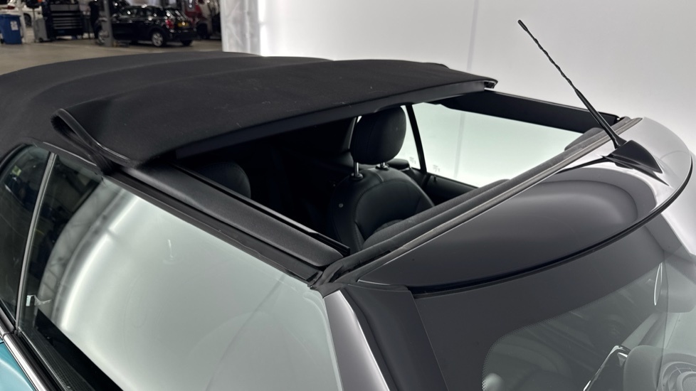 Mini Convertible 2.0 Cooper S Exclusive Steptronic Euro #44