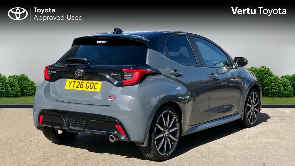 Toyota Yaris Gr Sport Grey #2