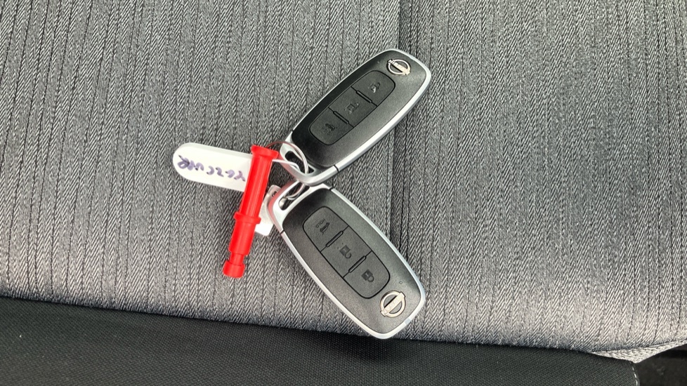 Nissan X-Trail Tekna Silver #20