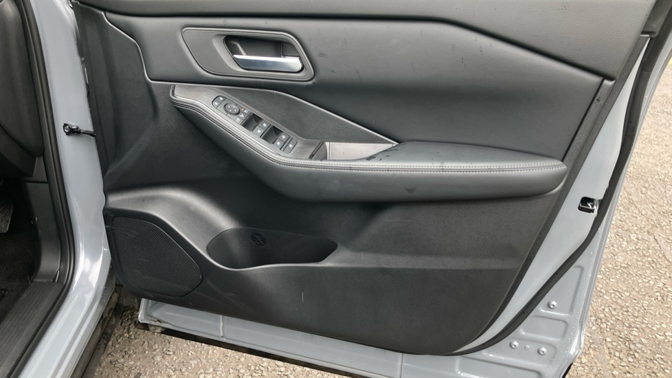 Nissan X-Trail Tekna Silver #29