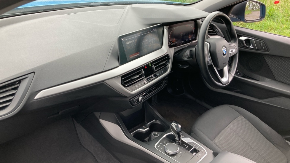 BMW 1 Series Xdrive White #9
