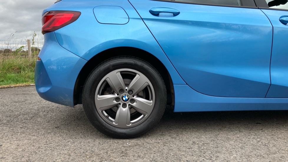 BMW 1 Series Xdrive White #7