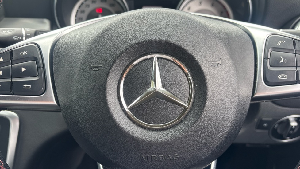 Mercedes-Benz GLA Class Gla 200 Se Executive Blue #37