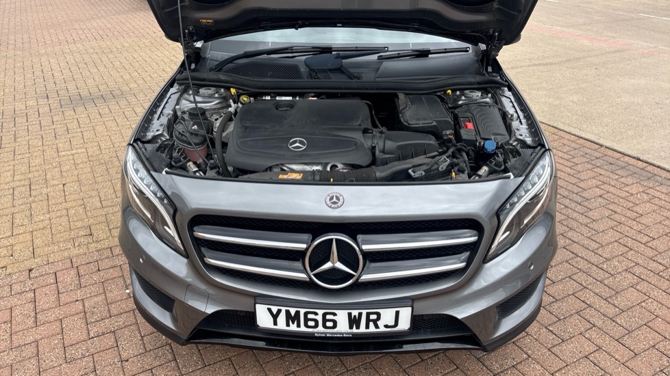 Mercedes-Benz GLA Class Gla 200 Se Executive Blue #8