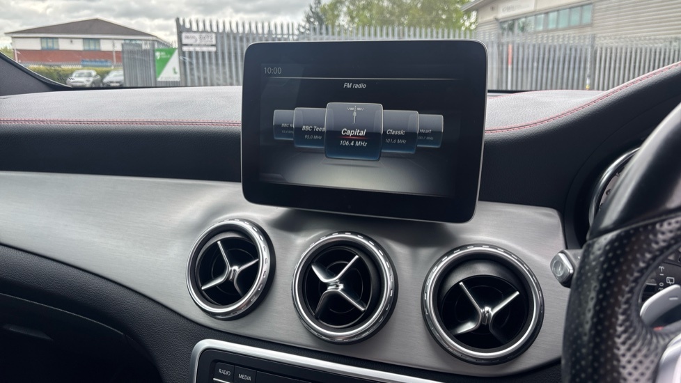 Mercedes-Benz GLA Class Gla 200 Se Executive Blue #40
