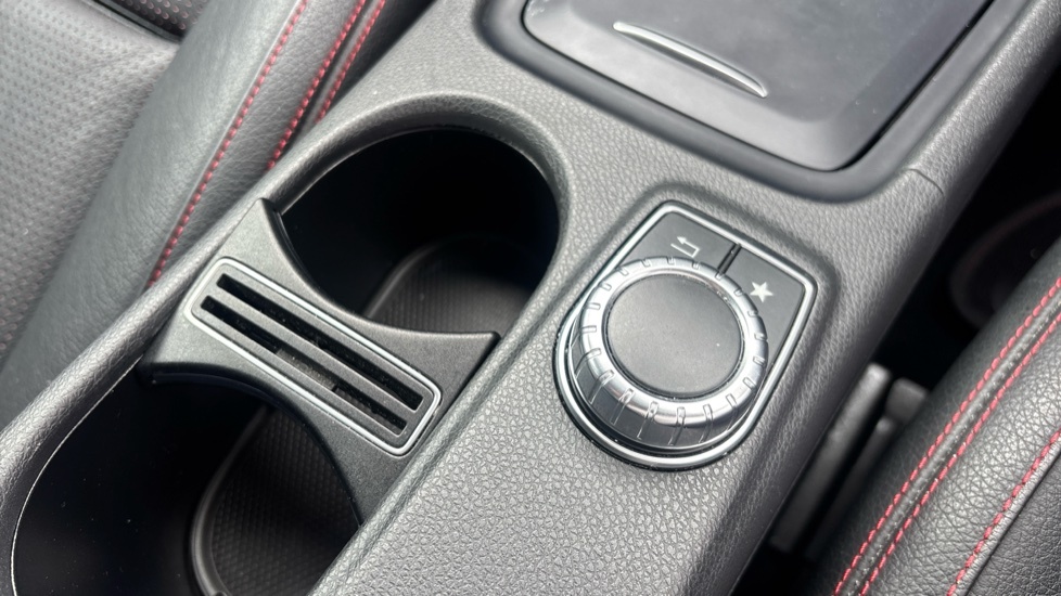 Mercedes-Benz GLA Class Gla 200 Se Executive Blue #47