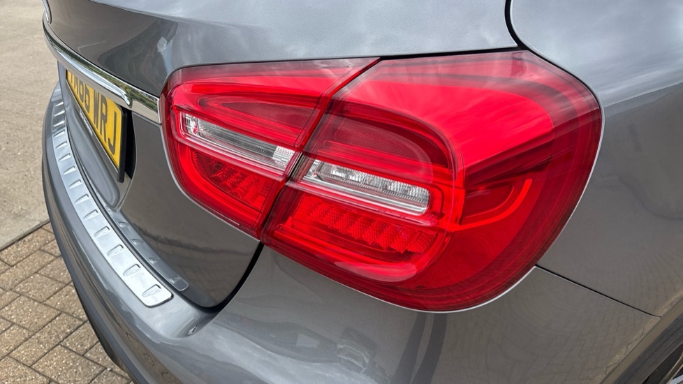 Mercedes-Benz GLA Class Gla 200 Se Executive Blue #23