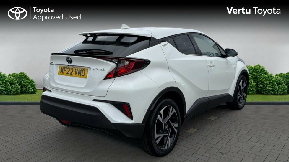 Toyota C-Hr Design White #2
