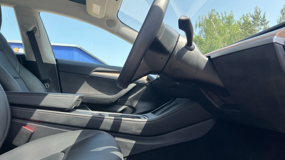 Tesla Model 3 Dual Motor Long Range Saloon 4 White #38