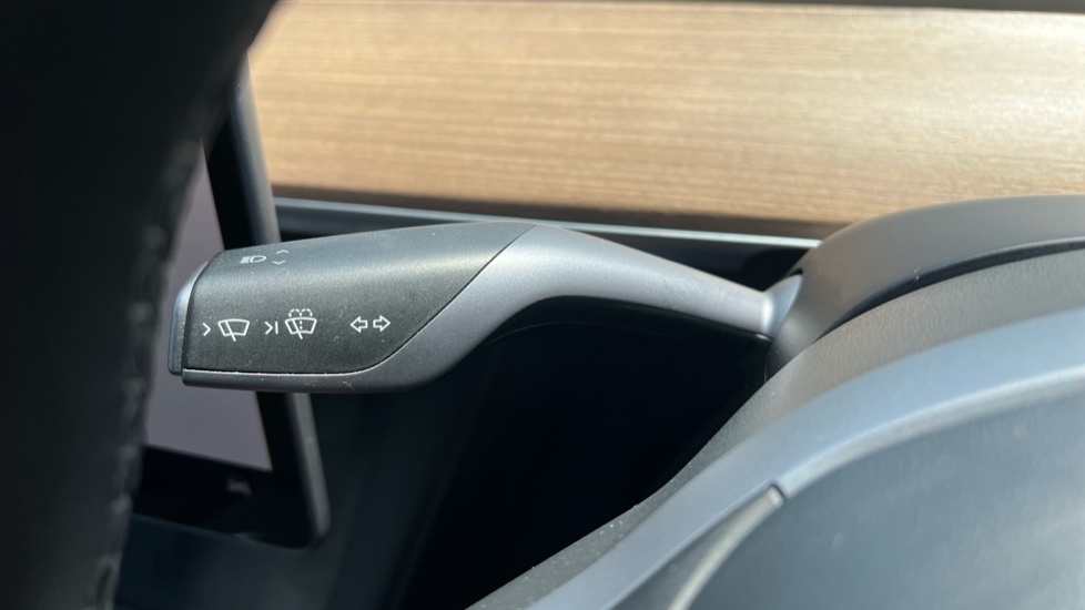 Tesla Model 3 Dual Motor Long Range Saloon 4 White #23
