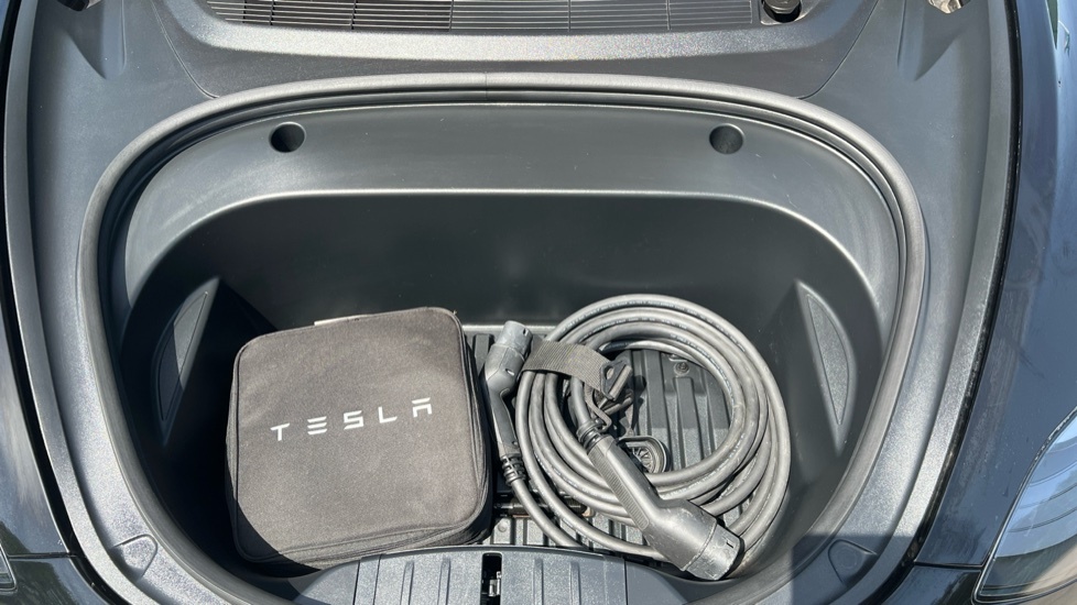 Tesla Model 3 Dual Motor Long Range Saloon 4 White #44