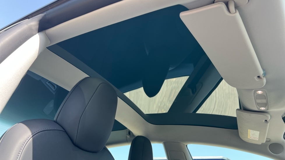 Tesla Model 3 Dual Motor Long Range Saloon 4 White #47