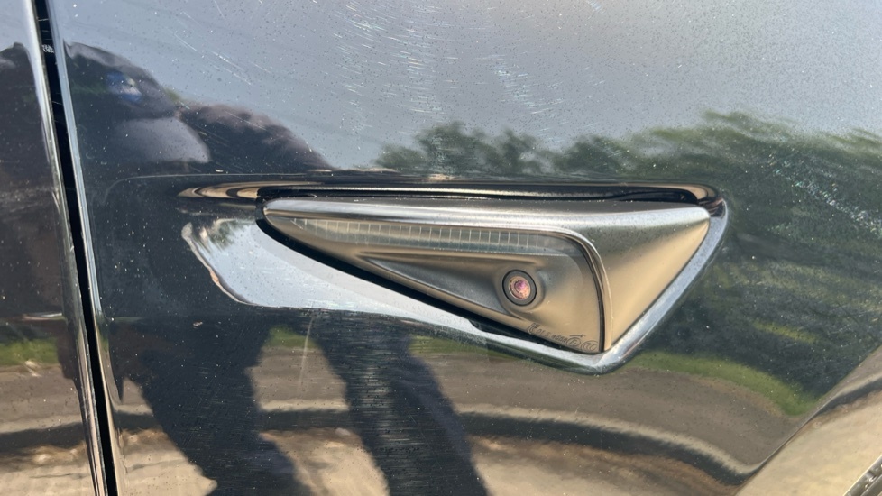 Tesla Model 3 Dual Motor Long Range Saloon 4 White #48