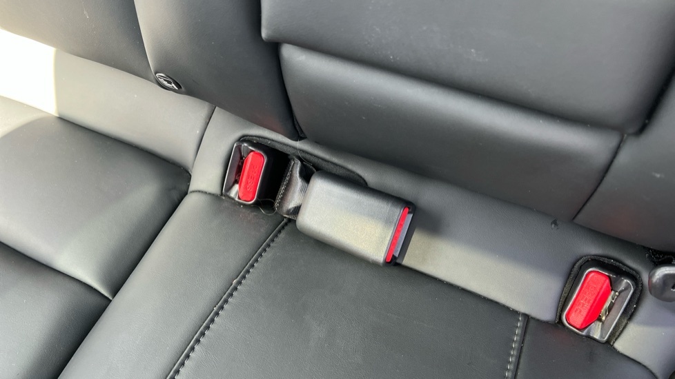 Tesla Model 3 Dual Motor Long Range Saloon 4 White #17