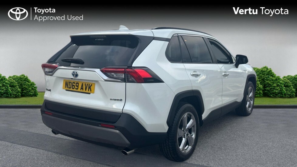 Toyota Rav 4 Excel White #2