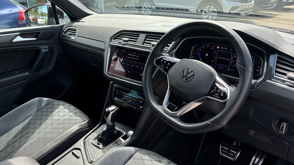 Volkswagen Tiguan R-line Edition VN23JFU Black #6