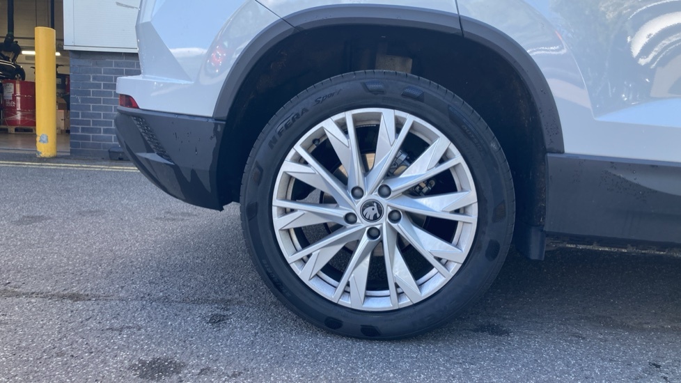 Skoda Karoq Se L Edition White #5