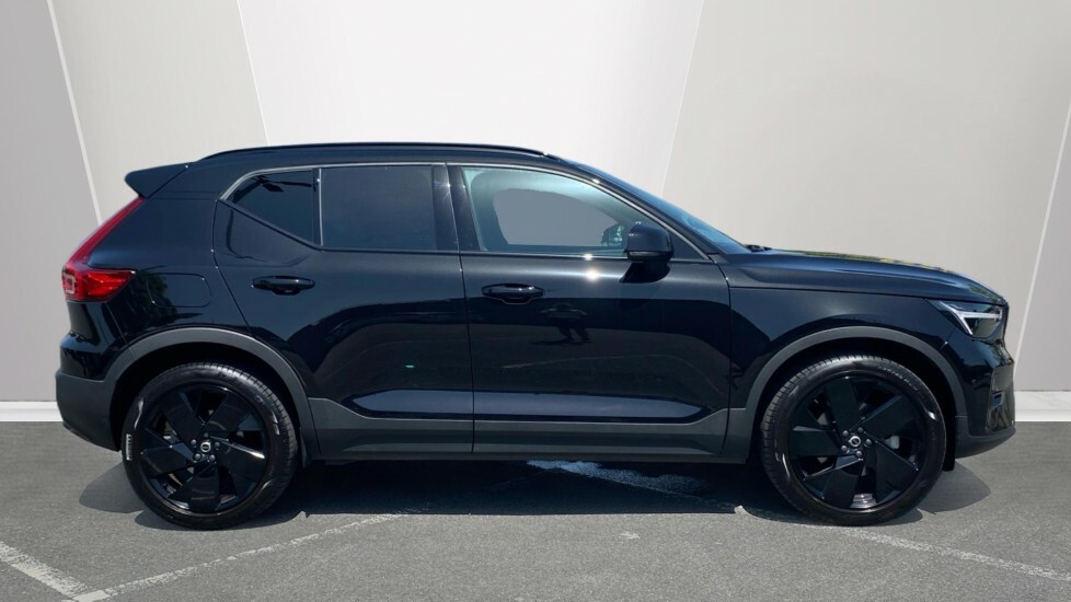 Volvo XC40 Plus Black Edition MJ75HZY Black #3