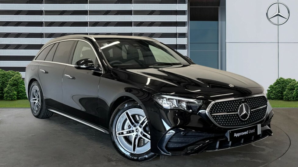 Mercedes-Benz E Class E200 Exclusive Premium 9G-tronic Black #1