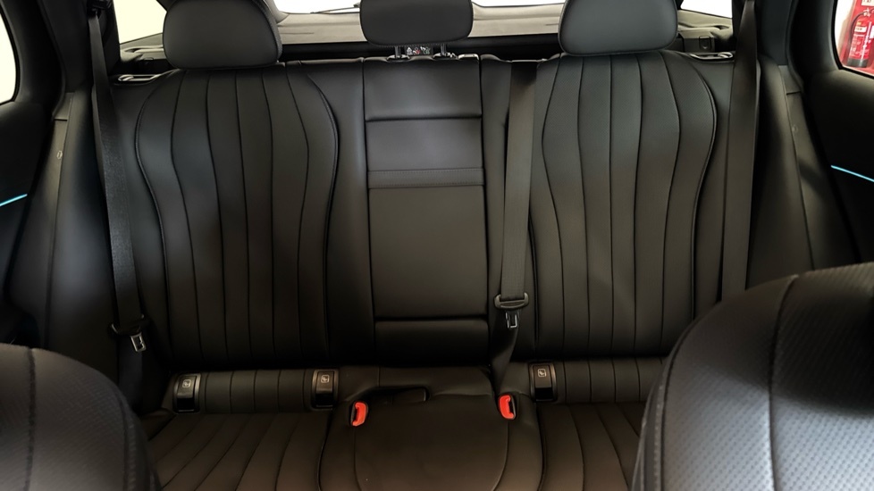 Mercedes-Benz E Class E200 Exclusive Premium 9G-tronic Black #15