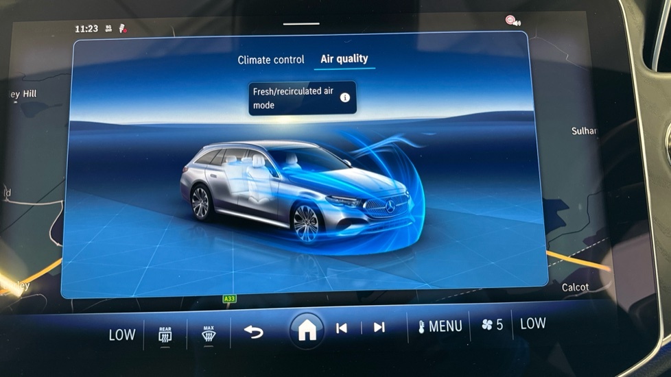 Mercedes-Benz E Class E200 Exclusive Premium 9G-tronic Black #28