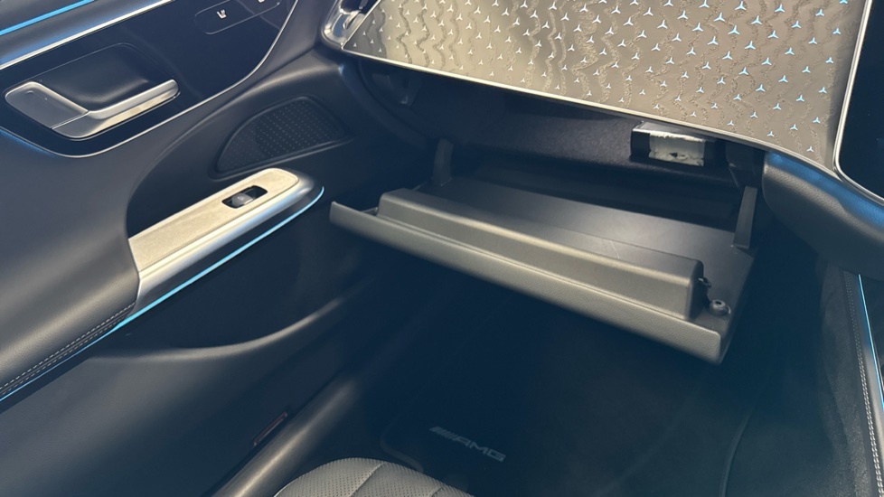 Mercedes-Benz E Class E200 Exclusive Premium 9G-tronic Black #27