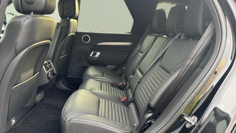 Land Rover Discovery Dynamic Hse Black #4