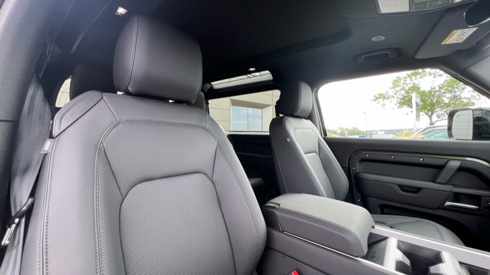 Land Rover Defender 90 3.0 D250 X-dynamic Se 90 Blue #33