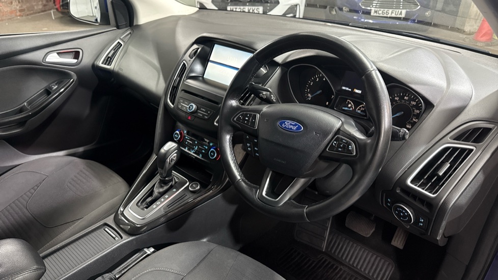 Ford Focus 1.6L Zetec S Tdci 114 Bhp Red #12