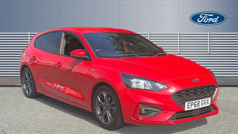 Ford Focus St-line Red