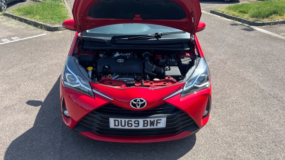 Toyota Yaris Vvt-i Icon Tech Red #8