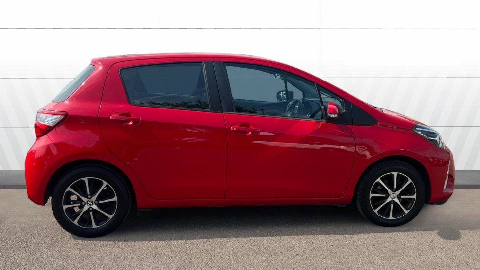 Toyota Yaris Icon Tech Red #5