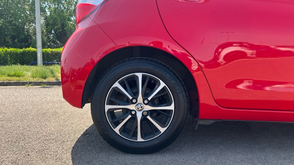 Toyota Yaris Vvt-i Icon Tech Red #7