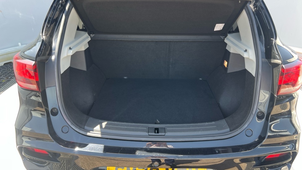 MG ZS 1.0T Gdi Exclusive Dct Black #4