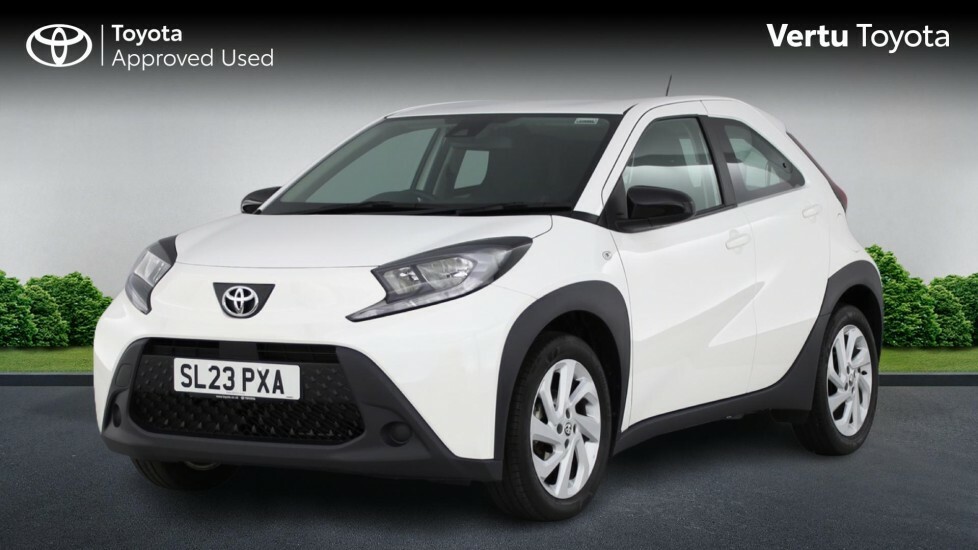 Toyota Aygo X Pure White #3