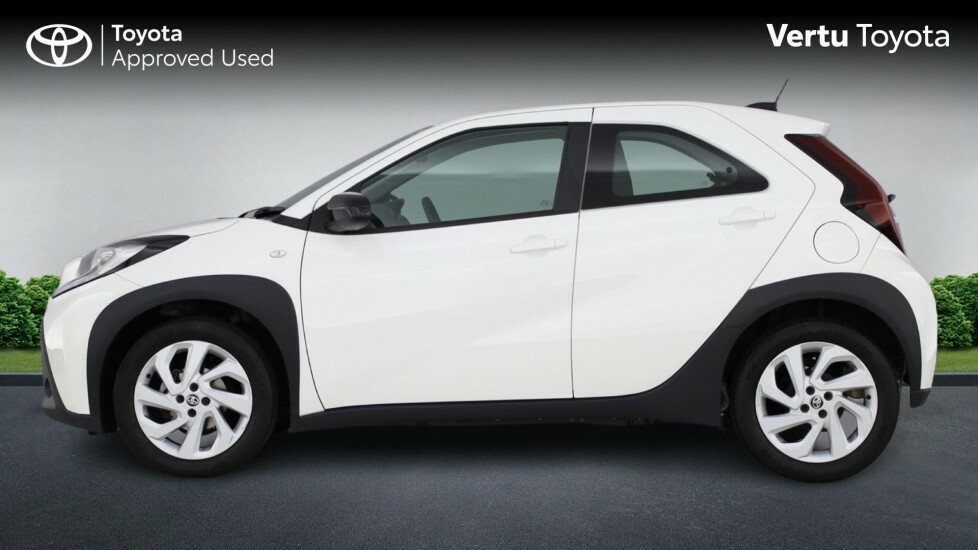 Toyota Aygo X Exclusive Green #24