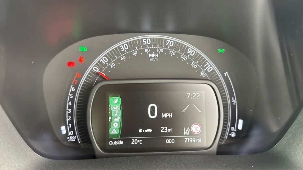 Toyota Aygo X Exclusive Green #11