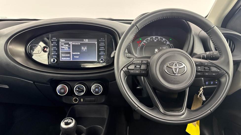 Toyota Aygo X Exclusive Green #7