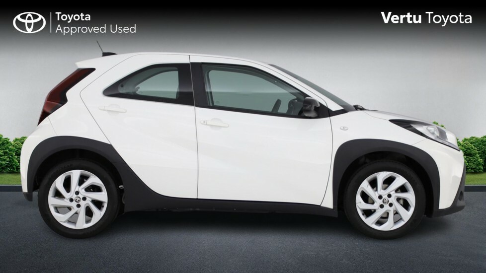 Toyota Aygo X Exclusive Green #23