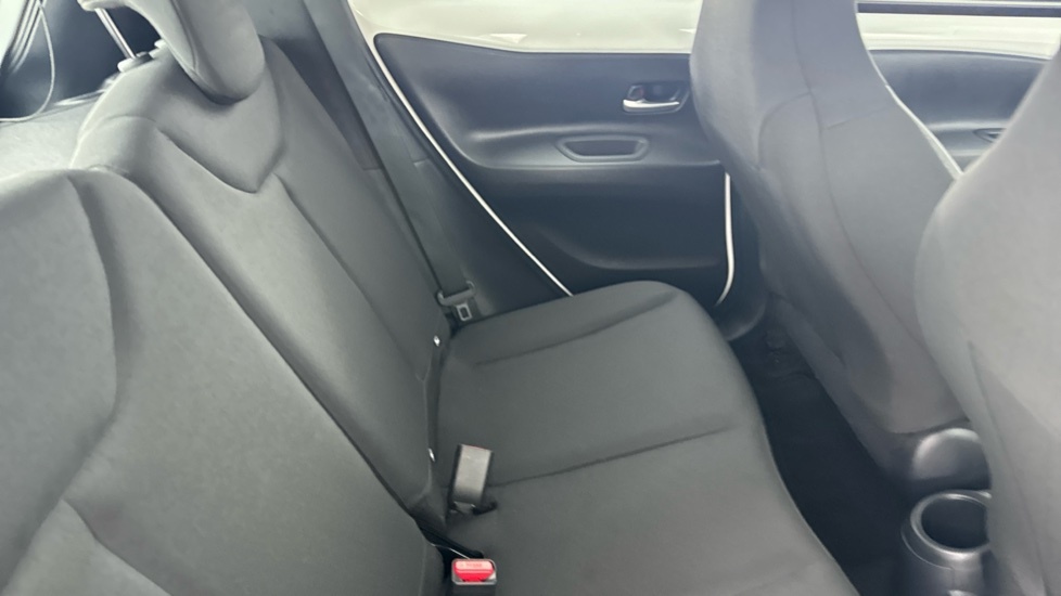Toyota Aygo X Exclusive Green #8