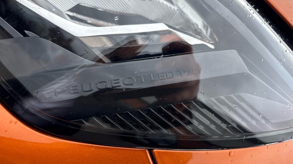 Peugeot 2008 2008 Gt Bluehdi Ss Black #43