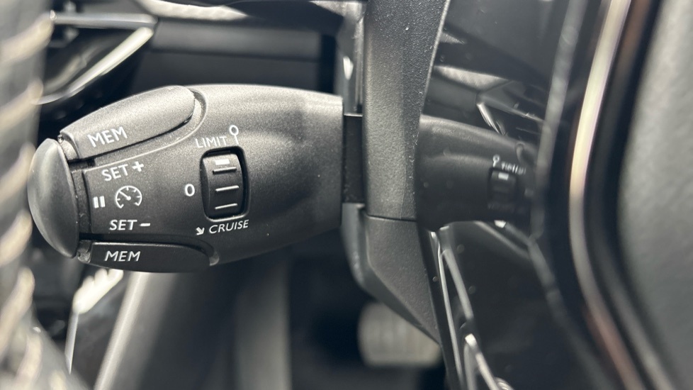 Peugeot 2008 2008 Gt Bluehdi Ss Black #55
