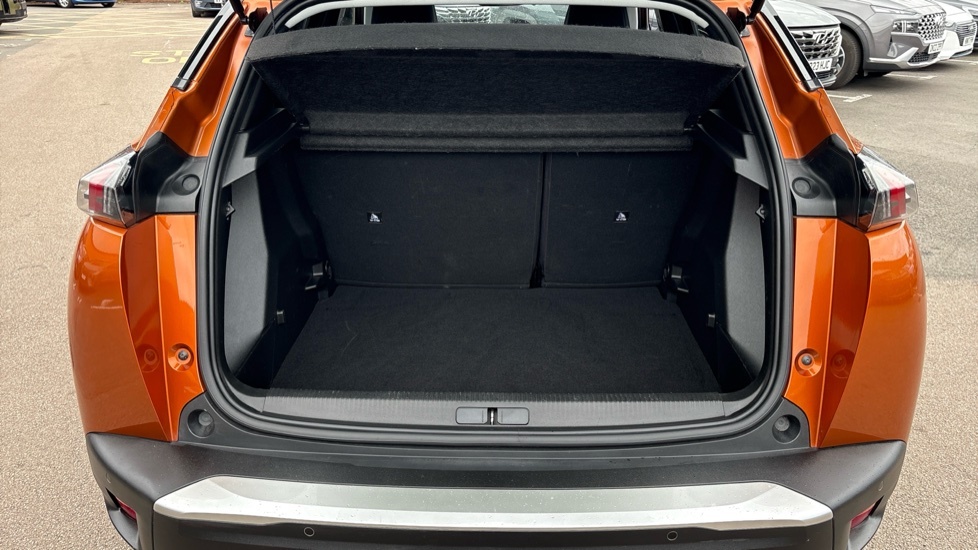 Peugeot 2008 Allure Orange #4