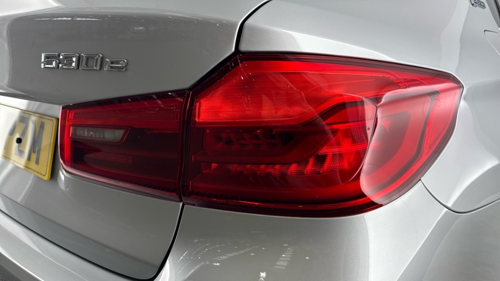 BMW 5 Series 530E M Sport Black #22