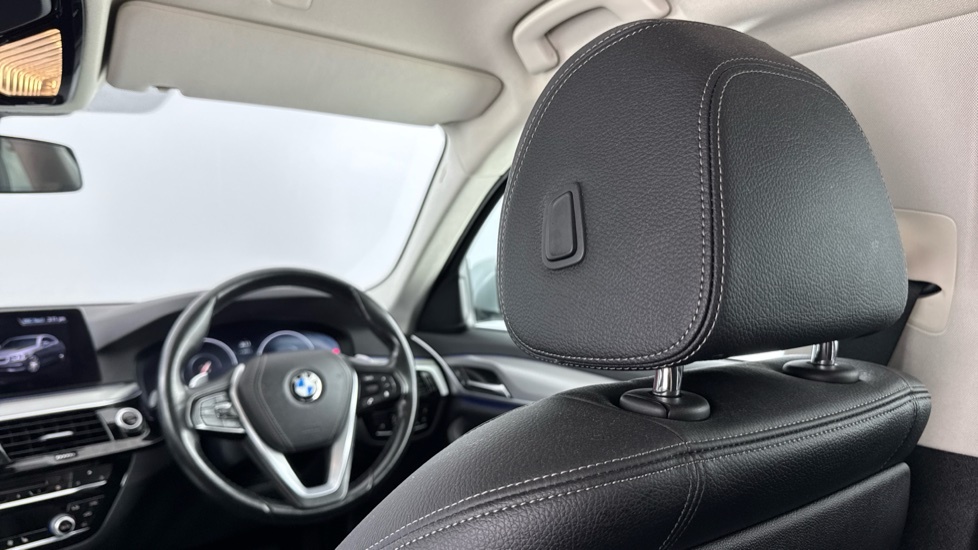 BMW 5 Series 530E M Sport Black #37