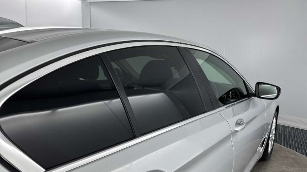 BMW 5 Series 530E M Sport Black #26